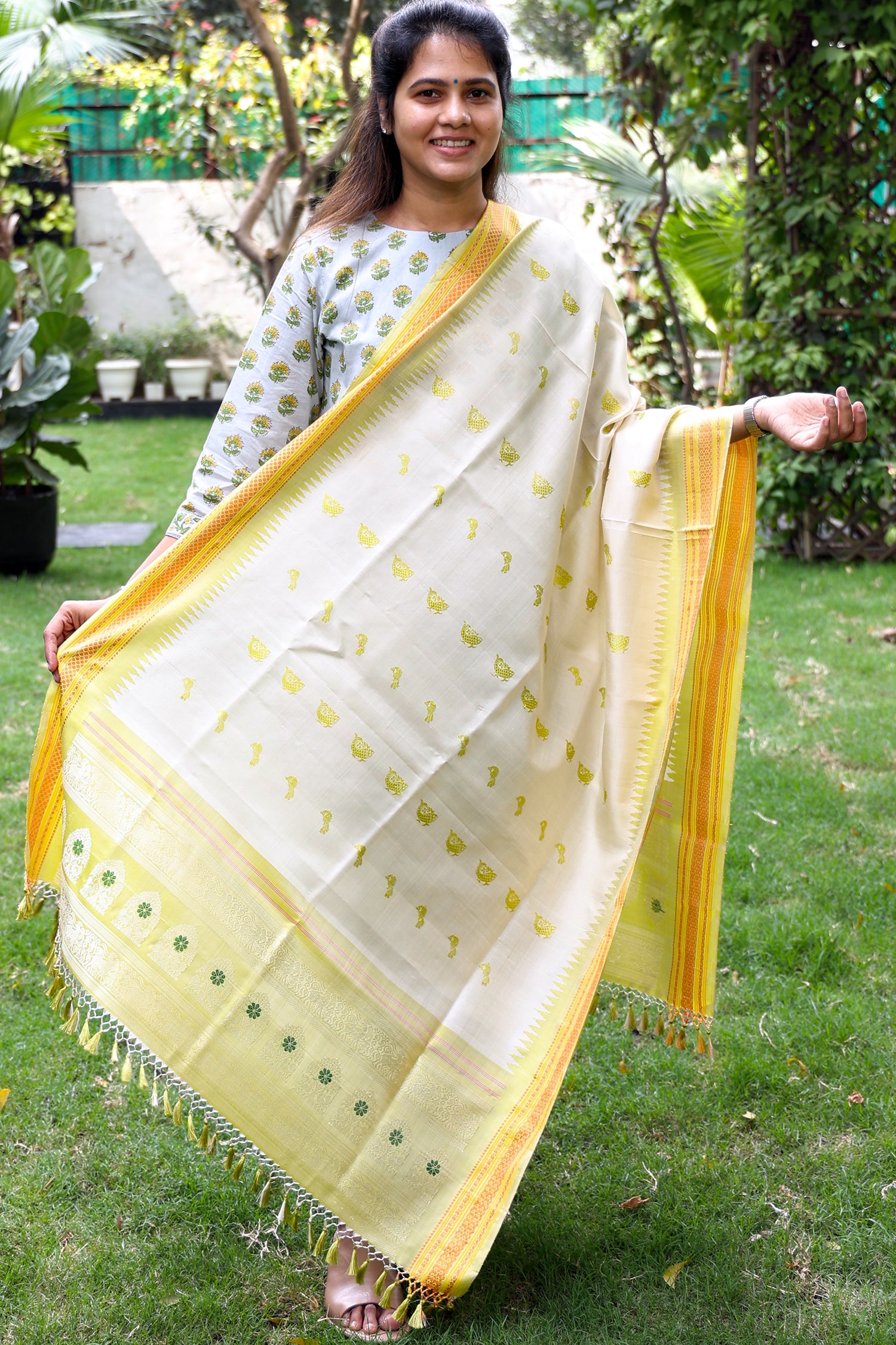 Beige yellow Dupatta