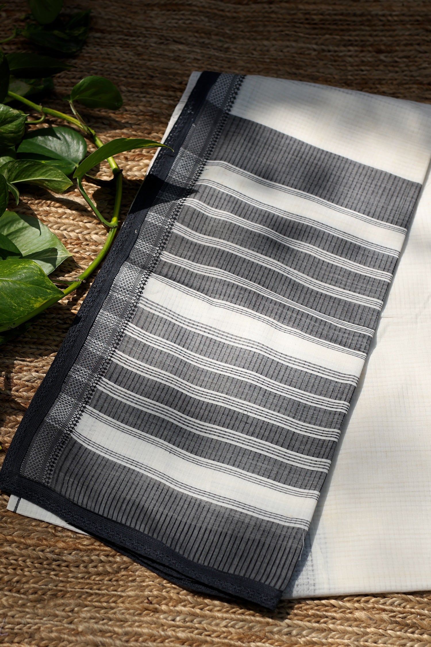 White & Black Mangalagiri Cotton Saree